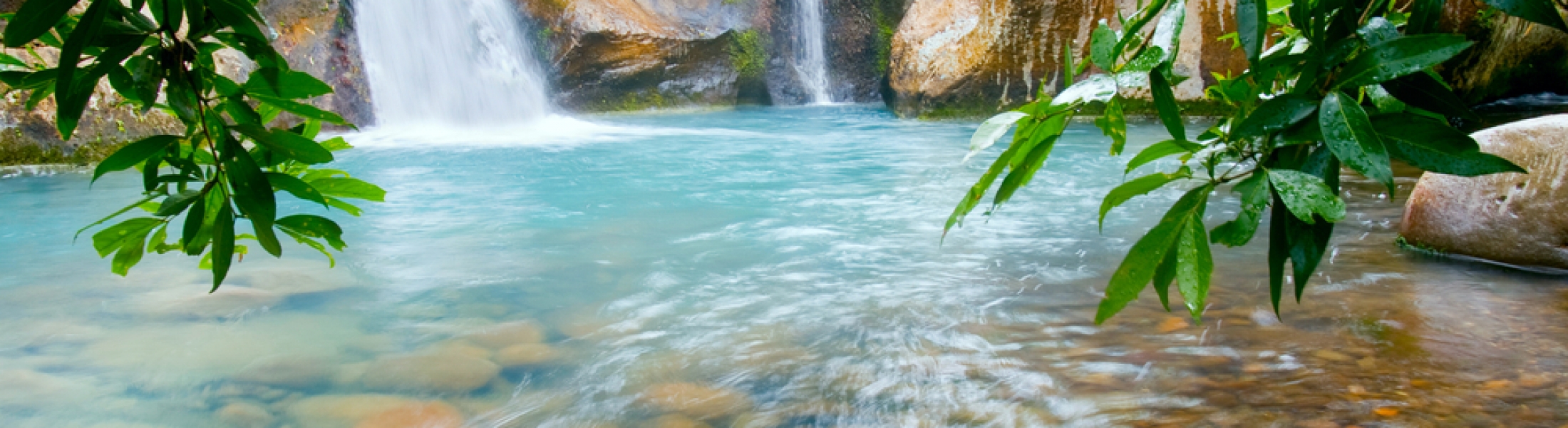 waterfall-at-the-rinc-n-de-la-vieja-national-park-costa-rica-poas